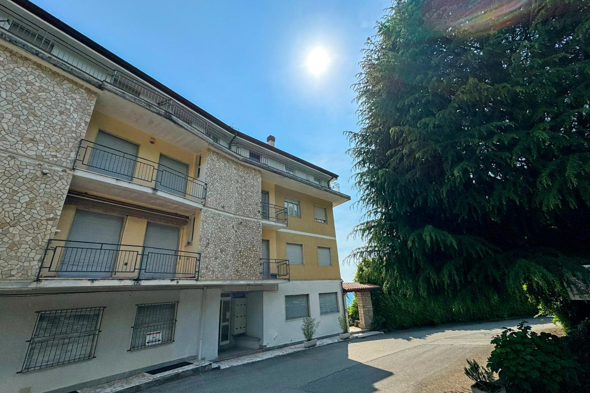 Appartamento Alberti Con Vista Lago Madonna Del Sasso Kültér fotó